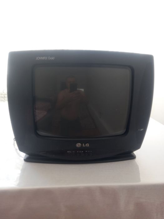 Продам телевизор LG