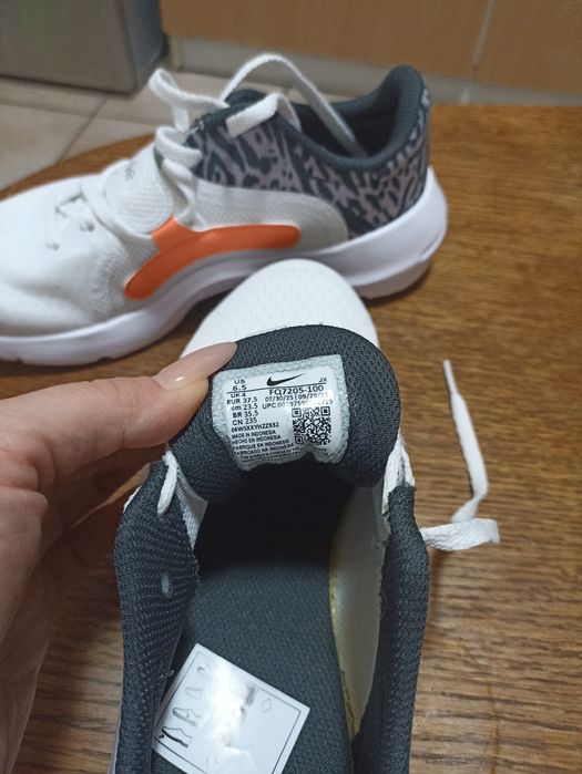 Adidași originali noi ,Nr 37,5