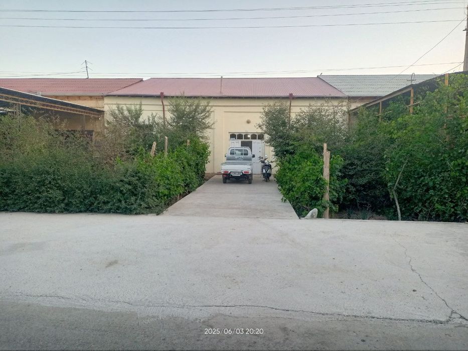 ховли жой сотилади