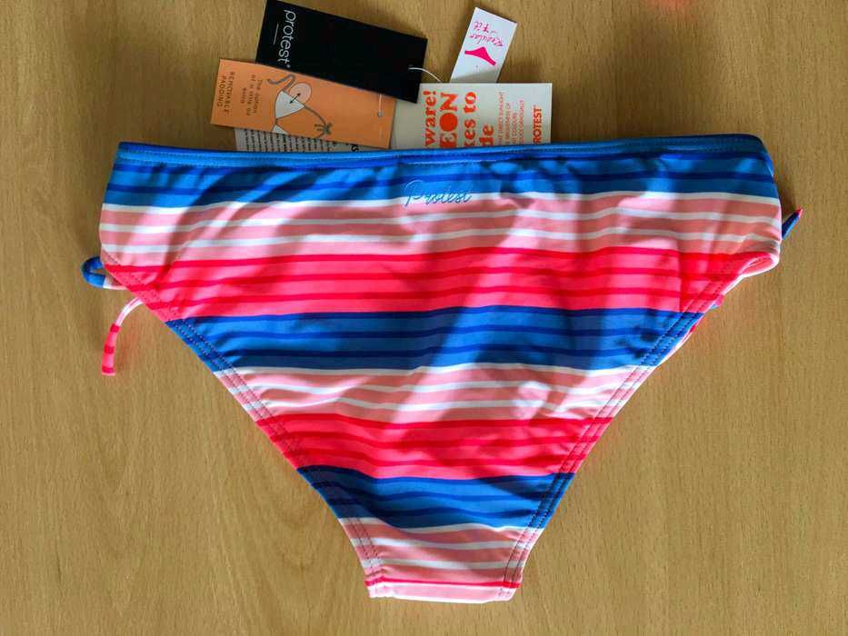 Нови дамски бански Protest, наличи размери S, M, L, XL