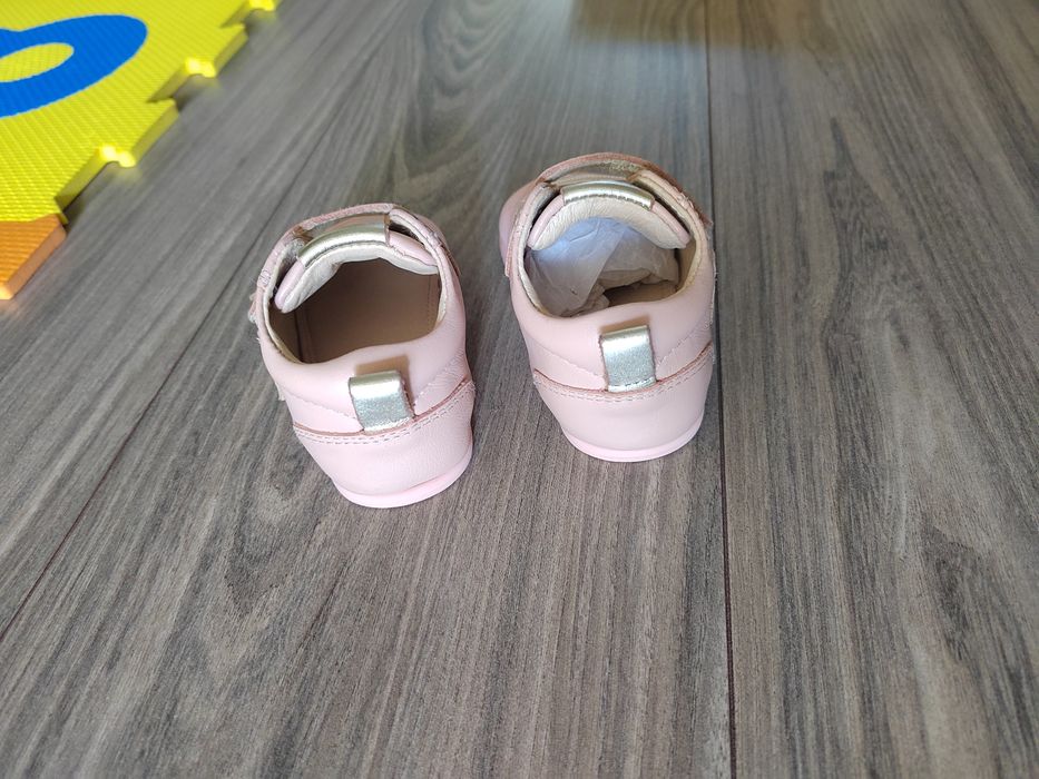 Детски боси обувки за прохождане Колев и Колев в бебешко розово / Bare