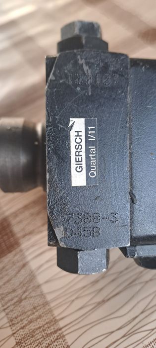 Pompă ulei nouă nefolosită !