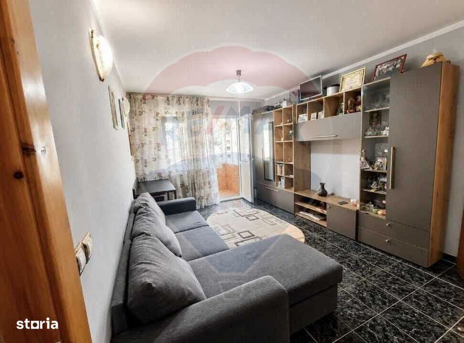 Apartament 3 camere, 50 mp, etaj 8/10, balcon, luminos, gata de mutare
