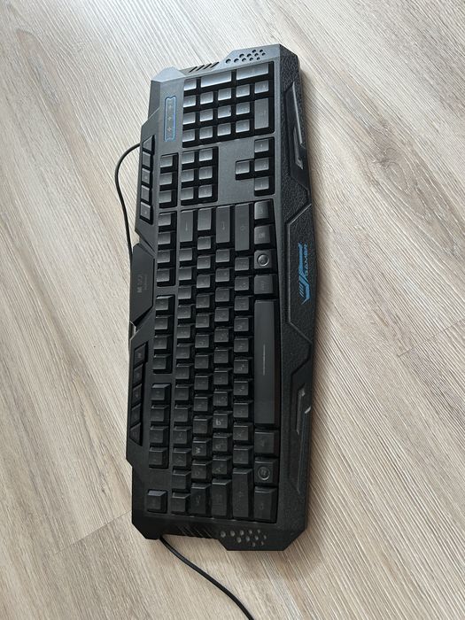 Клавиатура игровая + коврик для мыши