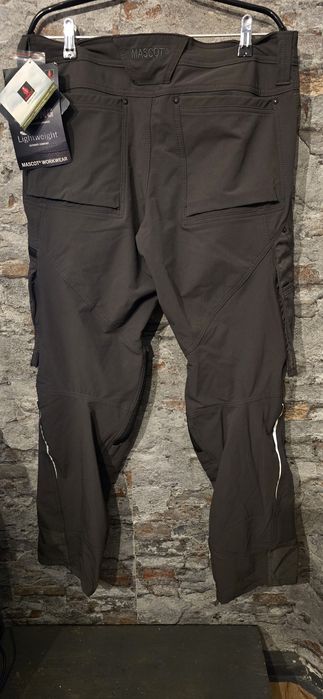 Strauss engelbert, Mascot