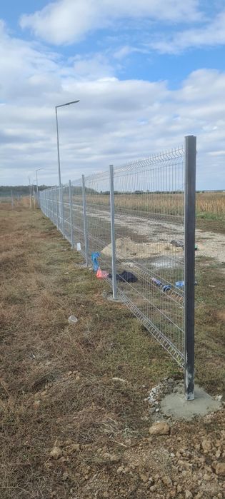 2 loturi de 400 m teren intravilan Sabareni