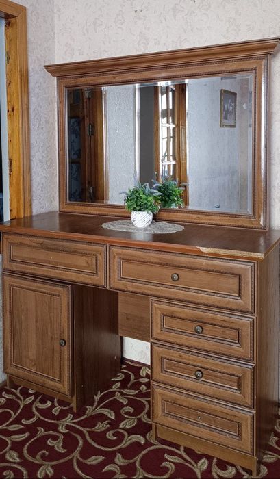 Продаются шкаф и камут