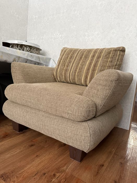 Угловой диван + кресло