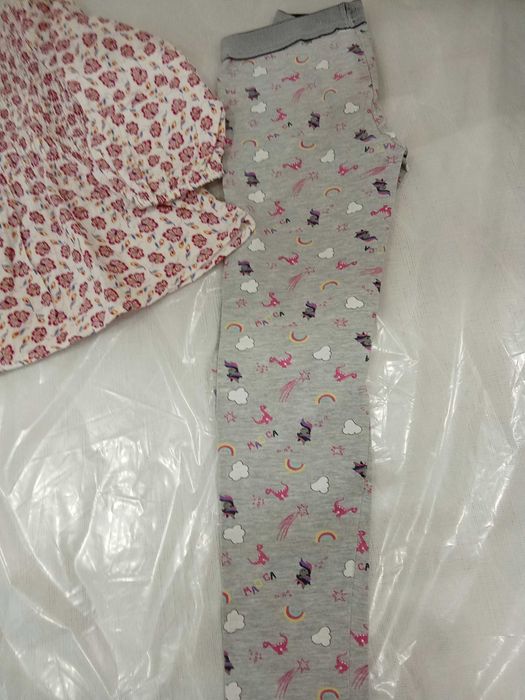 5 комплекта момиче 5-6  г.- 20 лв.