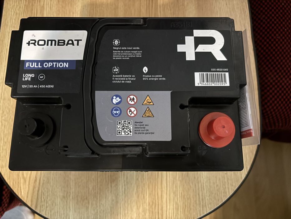 Vând doua bateri auto BOSCH  și ROMBAT