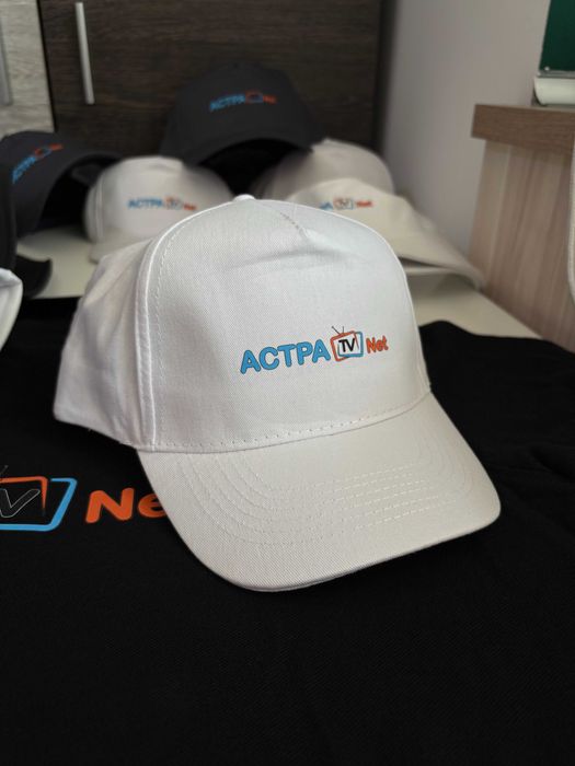 Персонализирани рекламни шапки тип идиотка и с козирка