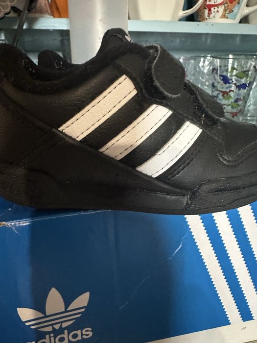 Маратонки Адидас 23 номер