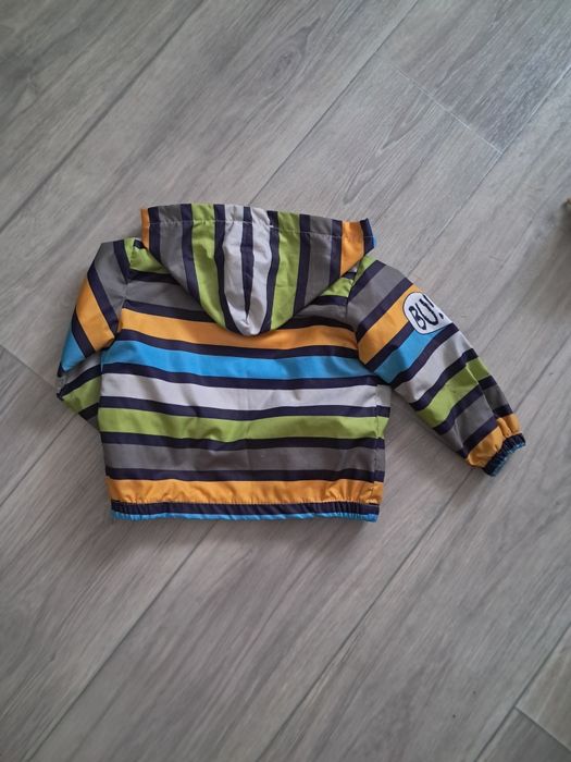 Продам ветровку детскую