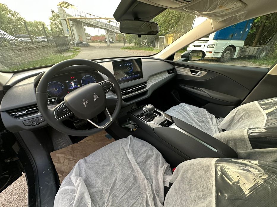 Электрокар Hongqi EQ-M5