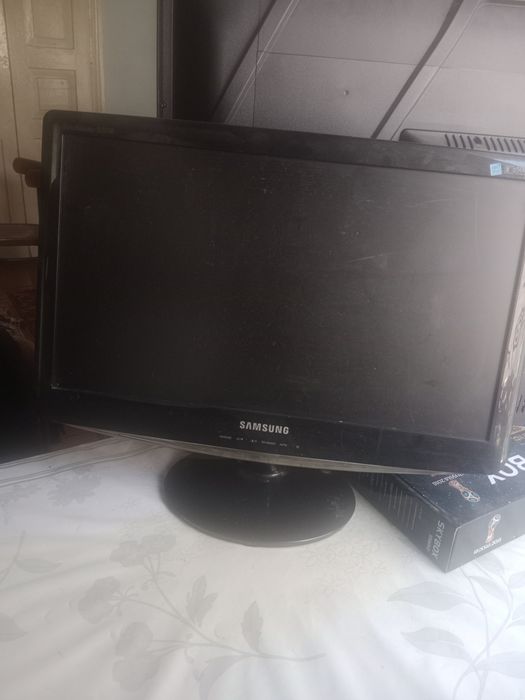 Монитор Samsung Syncmaster B2030