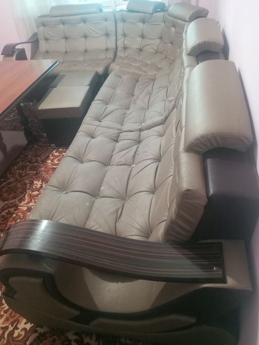 Продаётся уголок