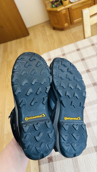 Ботушки  -Adidas .Номер 36 2/3