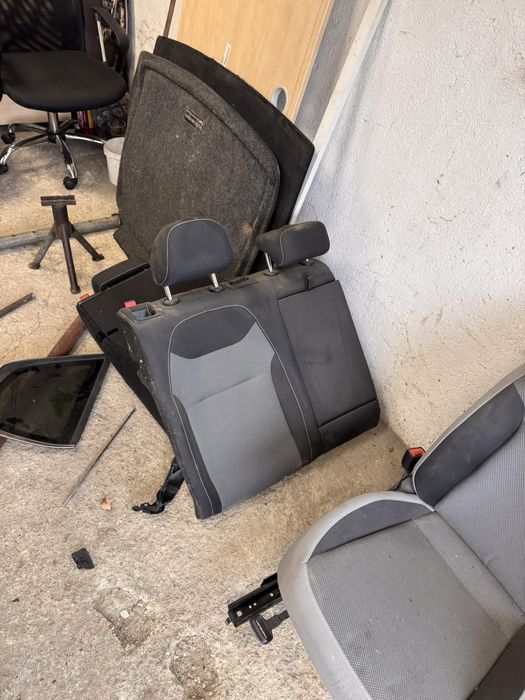 На части 2024 Volkswagen taos , SE