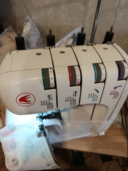 Продам оверлок Чайка