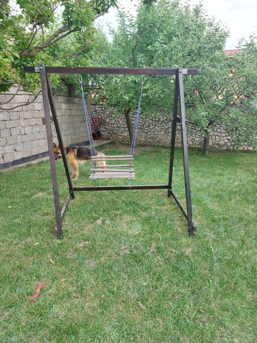 Vând leagăn copii cu suport de lemn