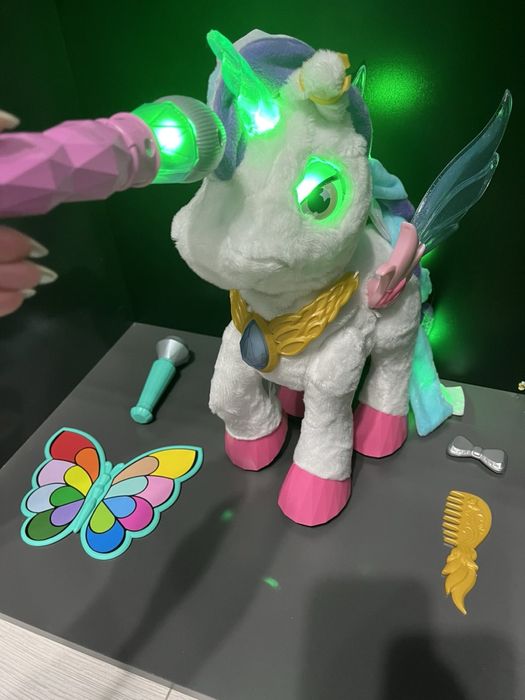 Интерактивен Магически еднорог за гримиране микрофон песни звуци Vtech