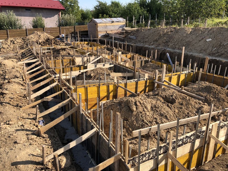 Echipa construcții, constructor, CASE LA ROSU incepand de la 60€