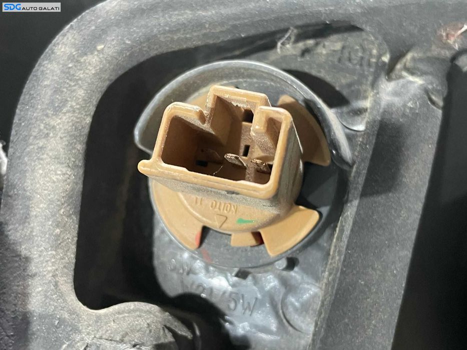 Stop Lampa Tripla Dreapta Caroserie Mazda 6 Break Combi 2002 - 2008 (Interior Prafuit) [LR0339]