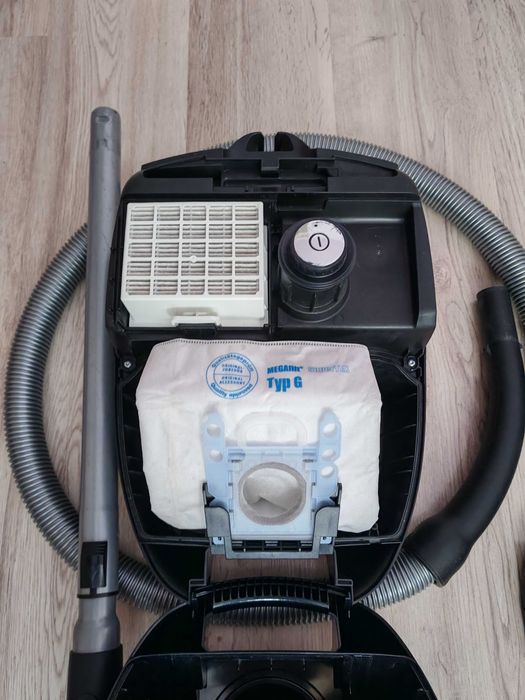 Aspirator bosch 1500w nou garantie