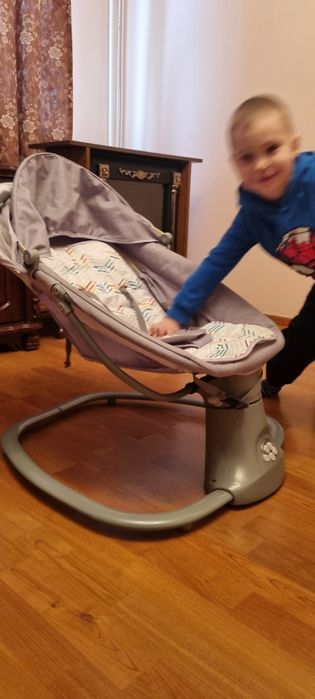 Продаётся детский шезлонги для укачивания