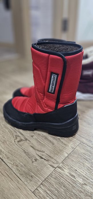 Продаю зимние детские ботинки