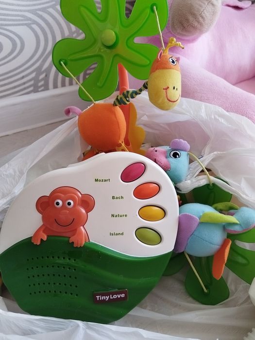 Музыкальная игрушка для кроватки