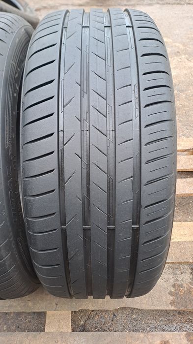 2бр. Почти Нови 225/45/17 Vredestein Ultrac DOT 2022