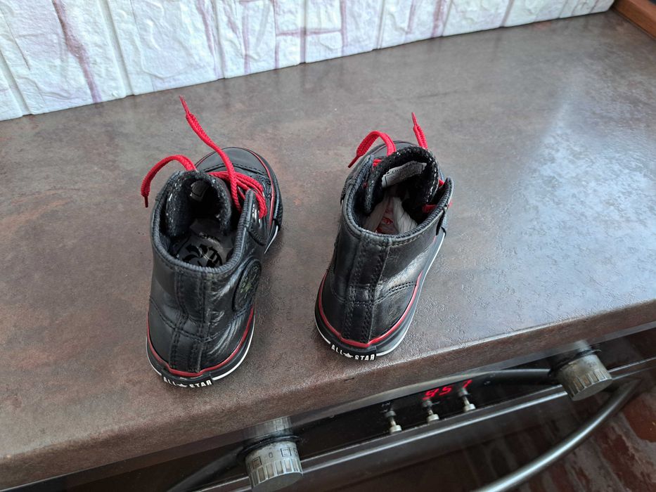 детски кецове,гуменки,спортни обувки,маратонки,Converse,22,за момче