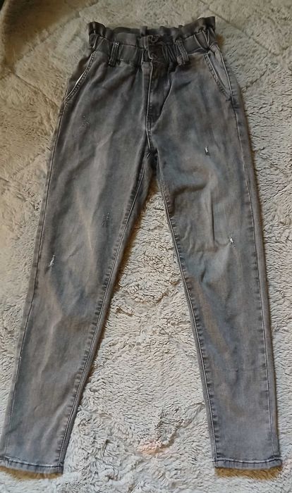 Blugi de damă gri, elastici