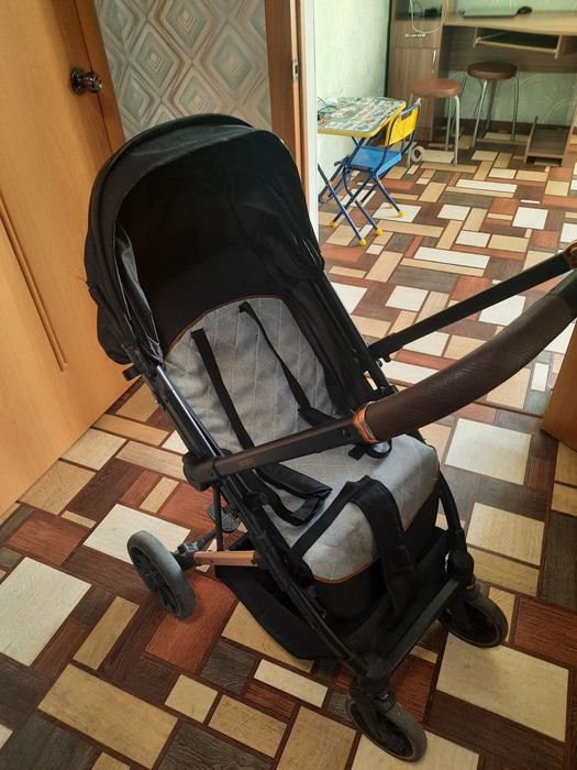 Продам детскую коляску