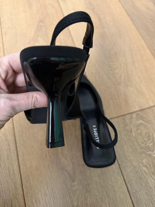 Елегантни обувки с ток Caliope