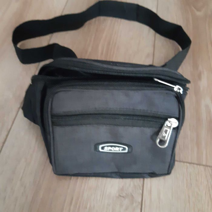 borseta neagra de mijloc pentru barbati