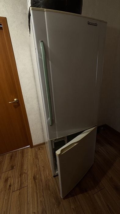 Продам холодильник Panasonic