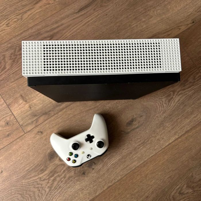 Xbox One S 500GB + 1 Controller + Cabluri