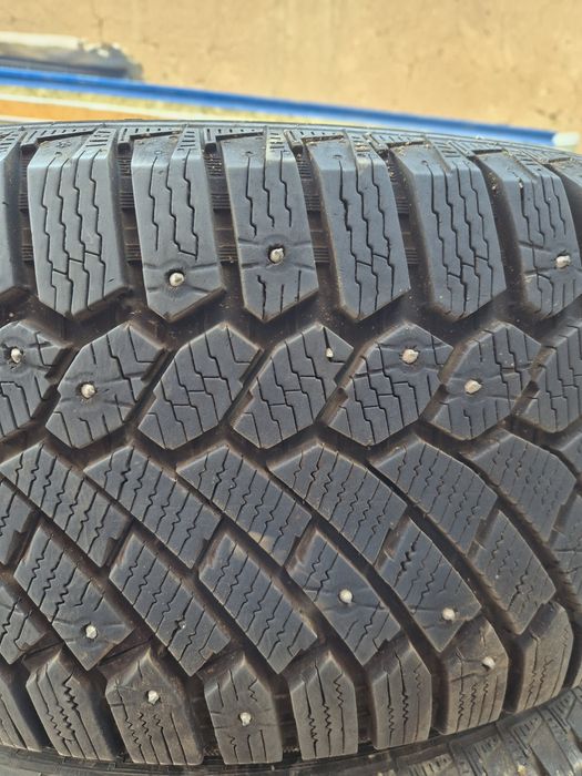 Продам зимнии шины