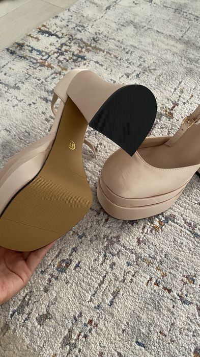 Новые каблуки         .