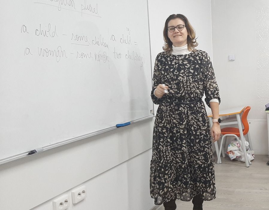 meditez elevi studenti si adulți la limba engleză