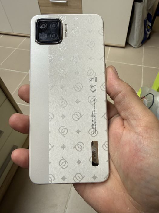 Oppo A73 4/128gb отличен