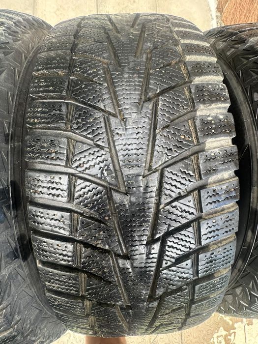 Продам  шины зимние  Hankook , 
225/60-18 ОТС