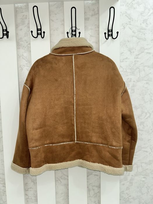 Продам верхнюю одежду весна