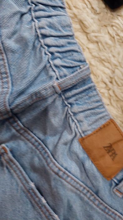Jeansi fete Zara