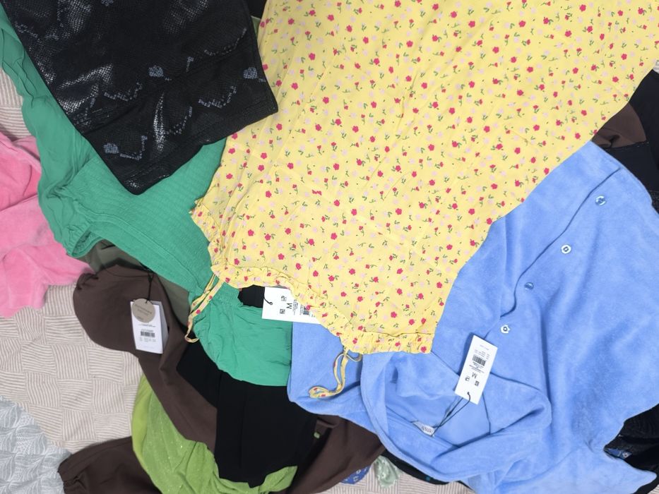 LOT 100 haine noi cu etichetă – preț fix 2700 LEI – 27 lei/buc– Iași