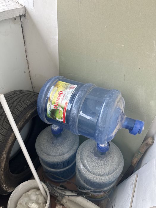 Продам 19 литровые баклажки для воды