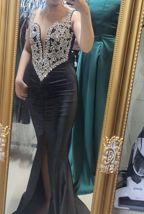 Vând rochii modele unicat