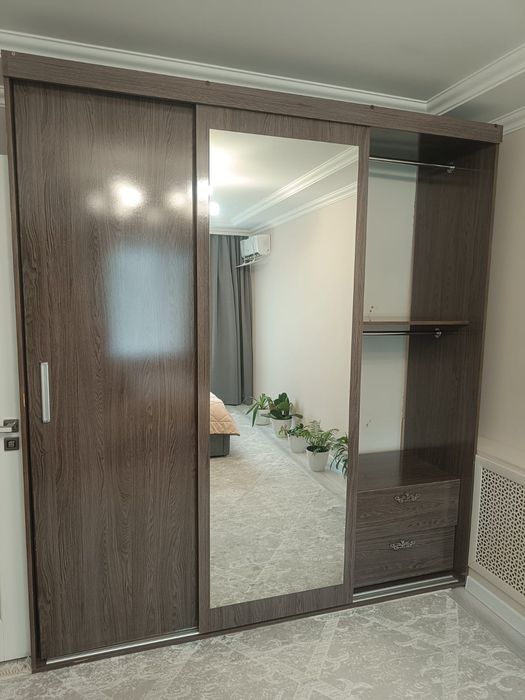 Шкаф плательный для спальни